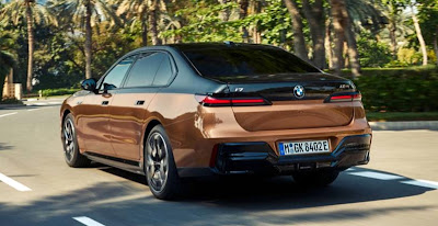 2024 BMW i7 Sedan M70