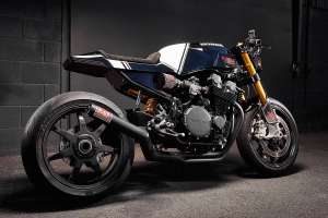 Custom Honda CBX750 by Ellaspede
